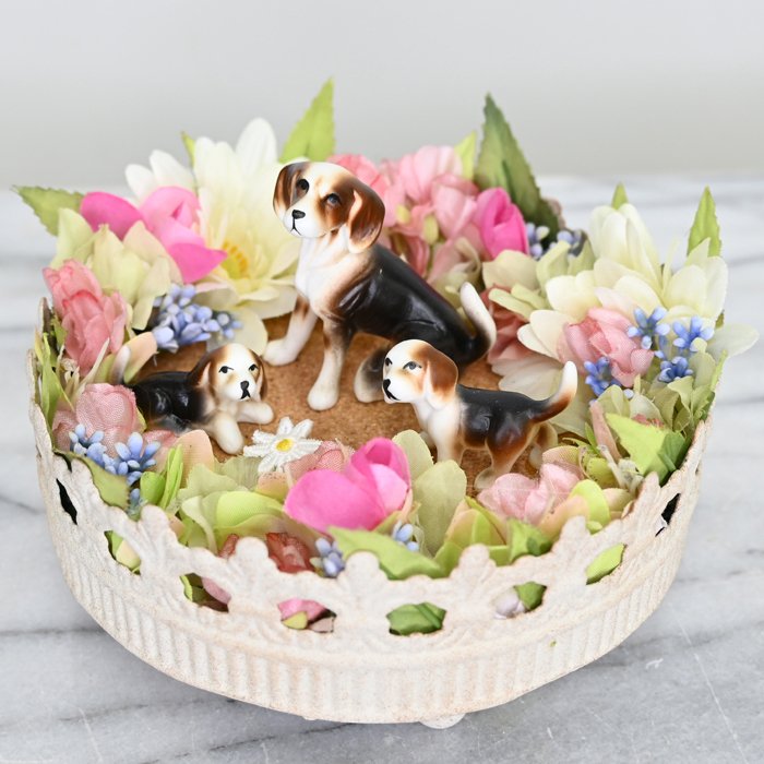 【最後の1点】お花に囲まれたワンコファミリー【Bloom Garden】リラックス　誕生日　お祝い　ギフト　犬好き　ドッグ【送料無料】