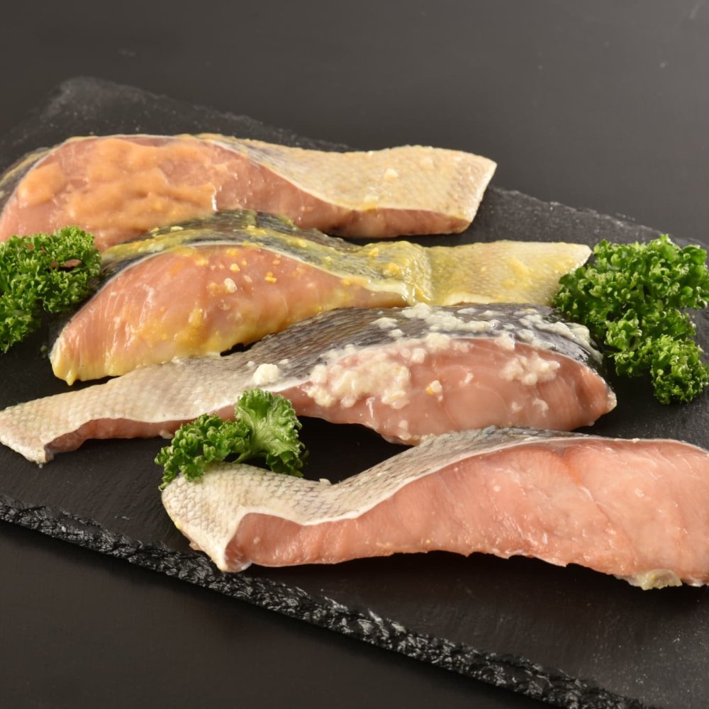 【送料無料・高級ギフト】北海道産 秋鮭三昧(秋鮭西京漬＆秋鮭昆布〆セット)（送料無料 プレゼント グルメ 贈り物  御祝 内祝い 景品 賞品 ご褒美 誕生日 出産祝い 結婚 上司 男 女 友達 新築 引越 送別会 定年 退職祝い 還暦  産地直送  詰合せ ギフト お歳暮 寒中見舞い）