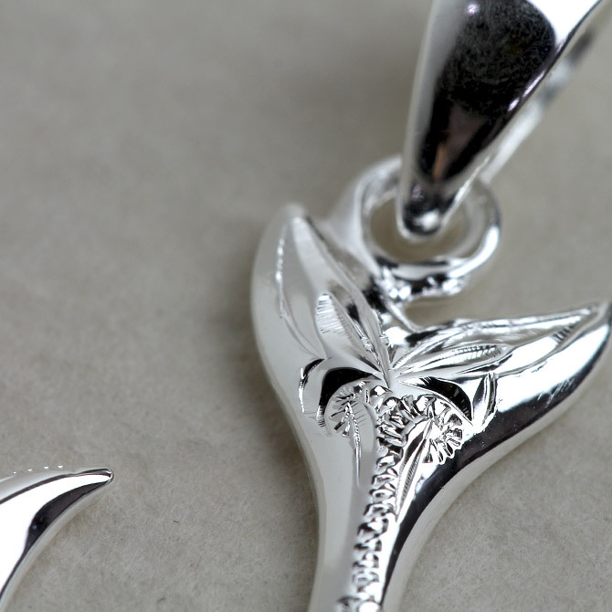 ハワイアンジュエリー ネックレス フィッシュフック モアナ ネックレス 刻印 無料 誕生石入れ可 Ｓサイズ 縦23mm シルバー925 ギフトラッピング可能 チェーン 長さ選べる メンズ レディース プレゼント ハロウィン 【品番：CG-SP2631】