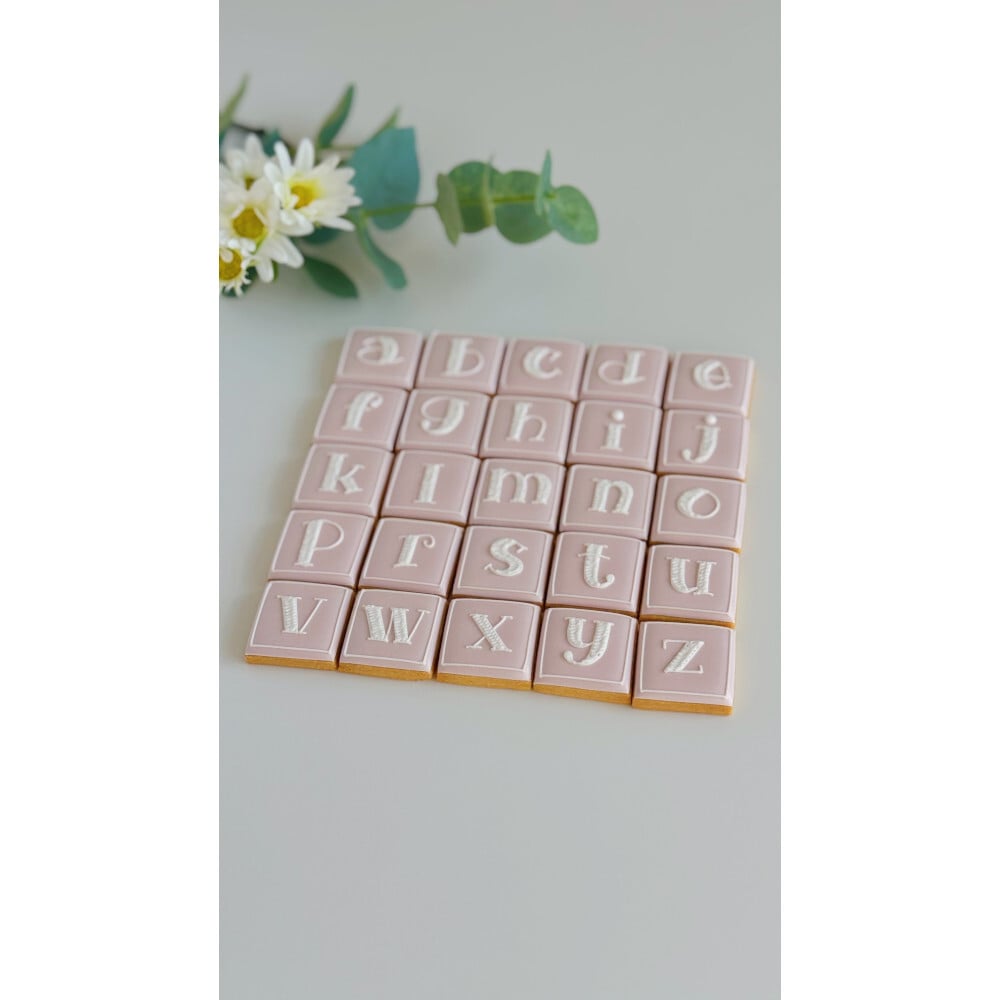 アルファベットクッキー（スクエア） お誕生日 記念日 結婚祝い 出産祝い 退職・送別 卒業・入学祝い 発表会 推し活 お礼・Thank youギフト ウェディング 周年祝い 開店・開業祝い