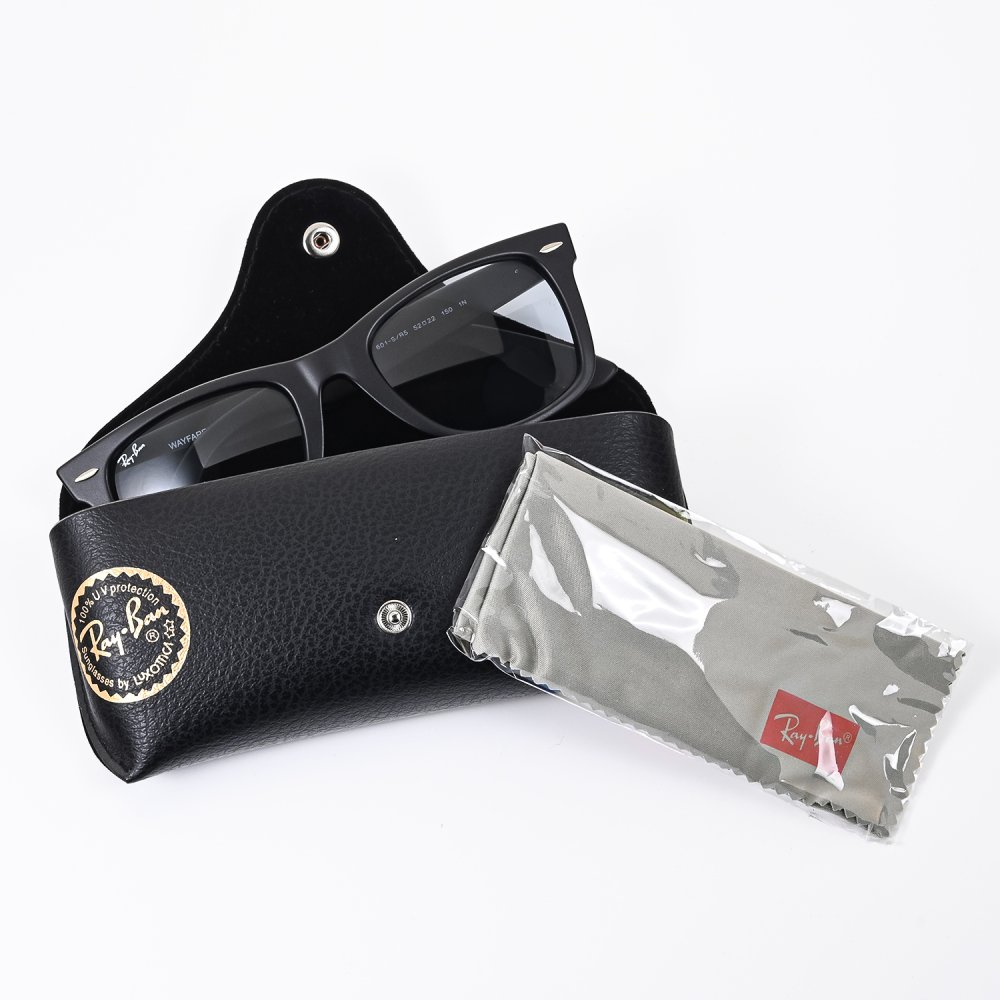 レイバン Ray-Ban サングラス 国内正規品 オリジナル ウェイファーラー 52サイズ ローブリッジフィット アジアンフィット ウェリントン スクエア型 男女兼用 メンズ レディース ライトグレー RB2140F 601S R5 52 22 150 1N 【スペシャルラッピング660円(別売り)】送別会 誕生日 お中元 結婚祝い 結婚式 高級 父の日 母の日 ホワイトデー