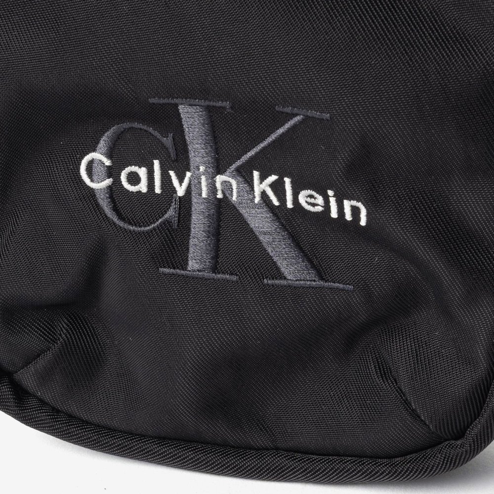 カルバンクライン Calvin Klein BOLD LOGO NYLON SLIM REPORTER ボールド ロゴ ナイロン スリム レポーター LV04D3231G ショルダーバッグ メンズ バッグ