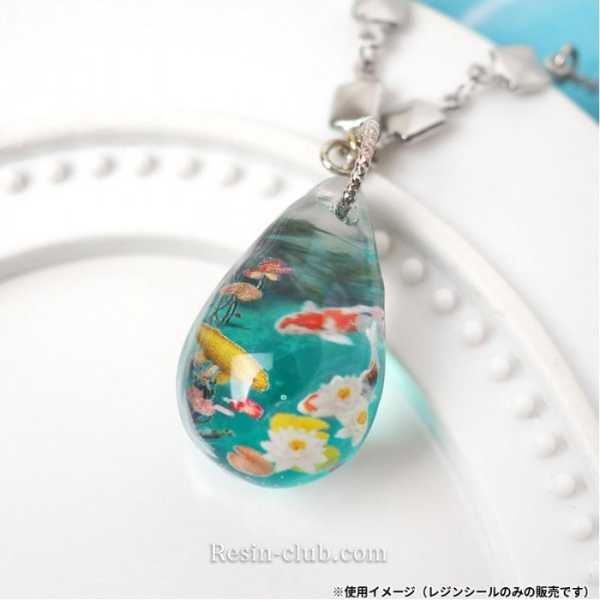 レジンクラブ 情景のレジン 睡蓮の池 RC-JOK-003 レジンシール 埋め込み 転写シール ハンドメイド アクセサリーパーツ 鯉 水草 蓮の花 奥行き感 透明感 初心者向け クラフト DIY