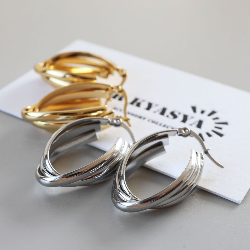 ステンレス 大ぶりピアス 3連ピアス ツイストピアス フープピアス ゴールド シルバー プチプラ 大きめ 存在感 メタル ワイド 両耳2点 レディース 女性 金属アレルギー対応 イヤリング