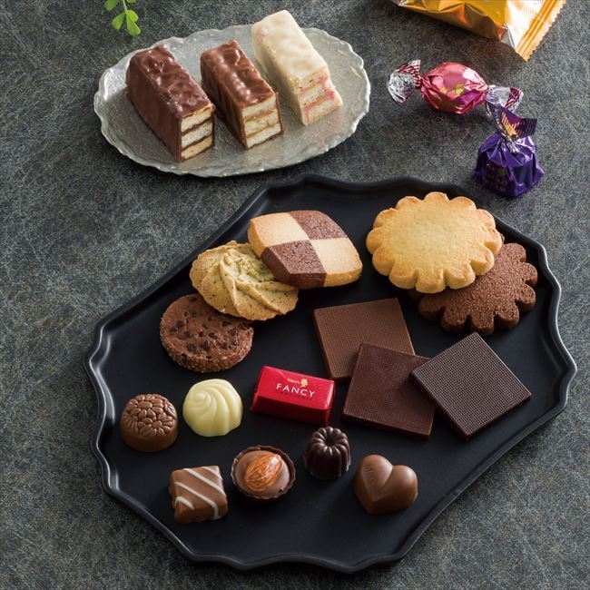 送料無料 お歳暮 メリーチョコレート ファンシーチョコレート FC-NY FC-NY 9593-060 ※11/2以降の出荷予定となります。北海道・沖縄・離島は配達不可 全国送料無料 御歳暮 早割 お歳暮2026 御挨拶 お取り寄せ グルメ スイーツ