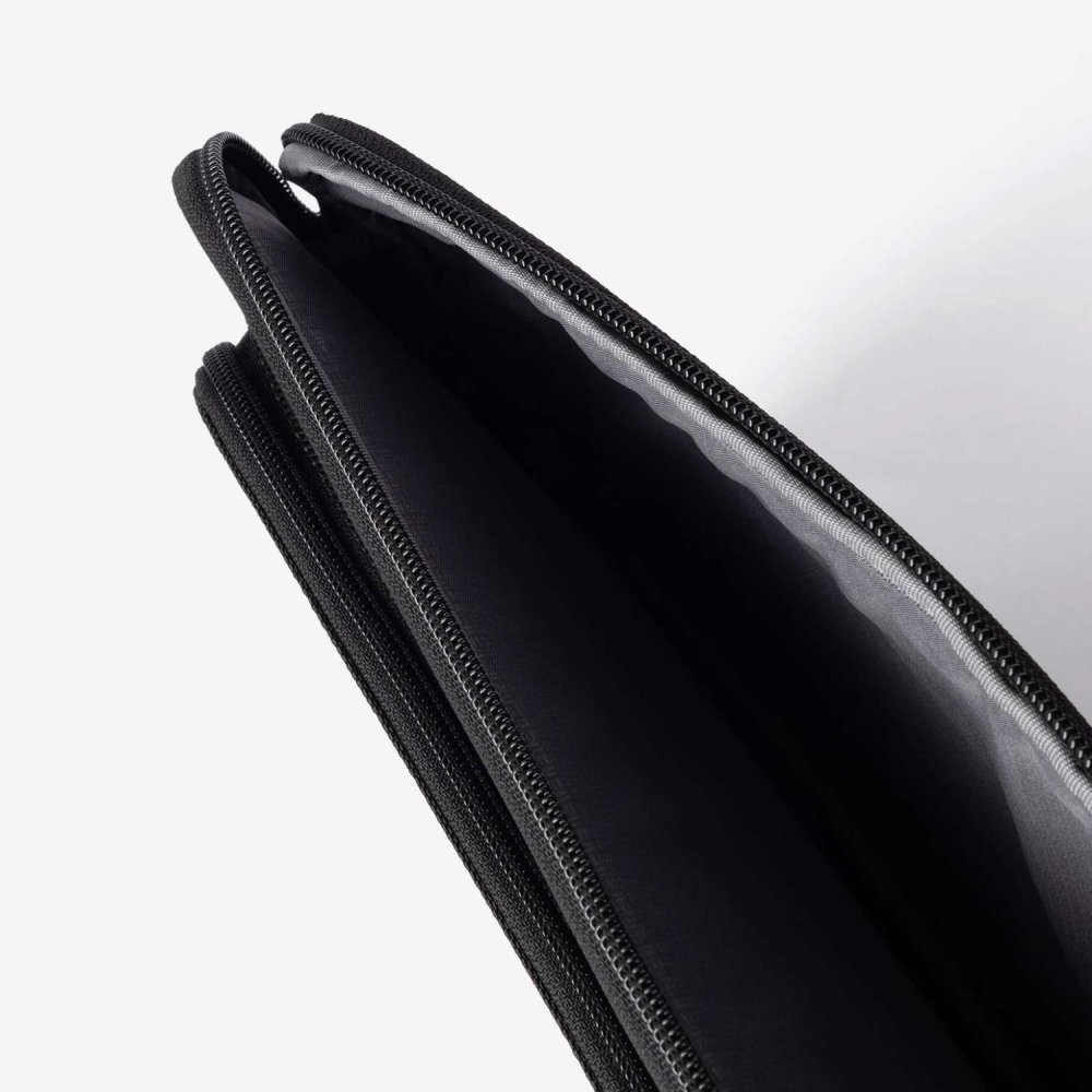 トゥミ TUMI ALPHA アルファ MEDIUM LAPTOP COVER ミディアム ラップトップ カバー 02603164D3 117251 PCケース ノートパソコン パソコン ケース メンズ バッグ