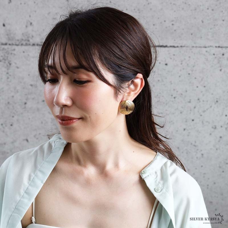 ステンレス サークルピアス ワイド 18KGP 両耳用 2点セット レディース ゴールド 大ぶり ラウンド 透かし ボリューム 存在感 上品 華やか 大人 女性 アクセサリー 耳飾り おしゃれ きれいめ モード レトロ パーティー