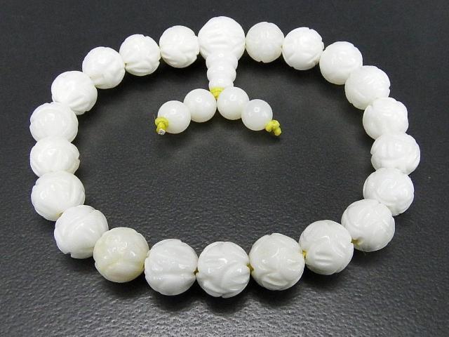 天然石マザーオブパール蓮の花彫り8mm前後玉数珠ブレスレット