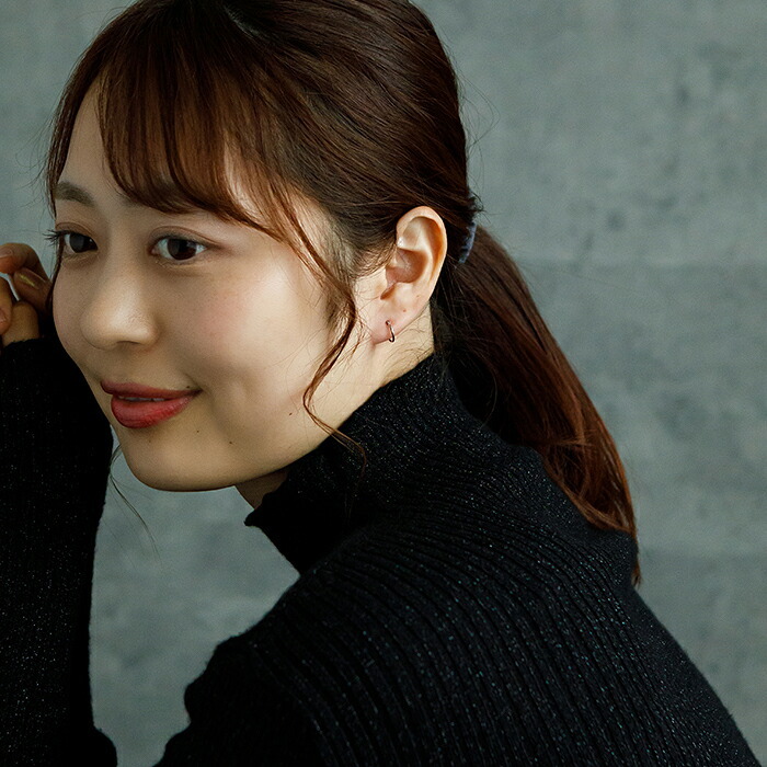 【ジュエリーの町 山梨甲府製】プラチナ フープピアス 細い 小さい PT900 幅1mm×直径10mm アレルギー対応  日本製 品質保証書 おすすめ 片耳 1個 かわいい