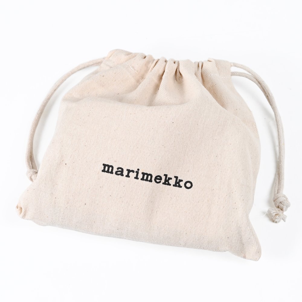 マリメッコ marimekko コインケース 小銭入れ カードケース 名刺入れ 2026冬新作 ウニッコ レディース ブラック 96101 096101 900 北欧雑貨 北欧デザイン 送別会 誕生日 お中元 結婚祝い 結婚式 高級 父の日 母の日 ホワイトデー【スペシャルラッピング660円(別売り)】