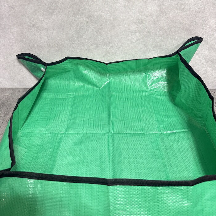 園芸シート 1枚/2枚セット 植え替えシート 防水 折りたたみ 64cm ガーデニングシート 土こぼれ防止 四隅ハトメで44cm 深さ10cm 軽量57g 水洗いOK ガーデニングマット プランティングマット トレイ型 寄せ植え 土作り 土混ぜ 肥料混ぜ ベランダ 室内 家庭菜園 剪定