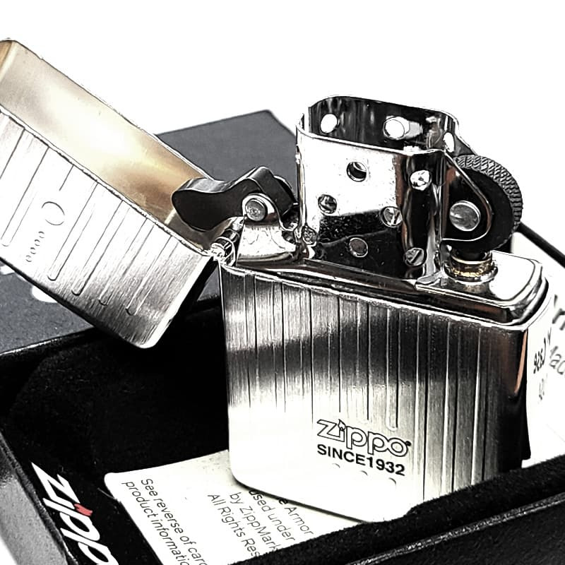 ZIPPO アーマー Lineage 1932 Vertical ジッポ ライター おしゃれ エングレービング サテンシルバー 縦ライン 彫刻 ロゴ かっこいい ギフト メンズ 渋い プレゼント