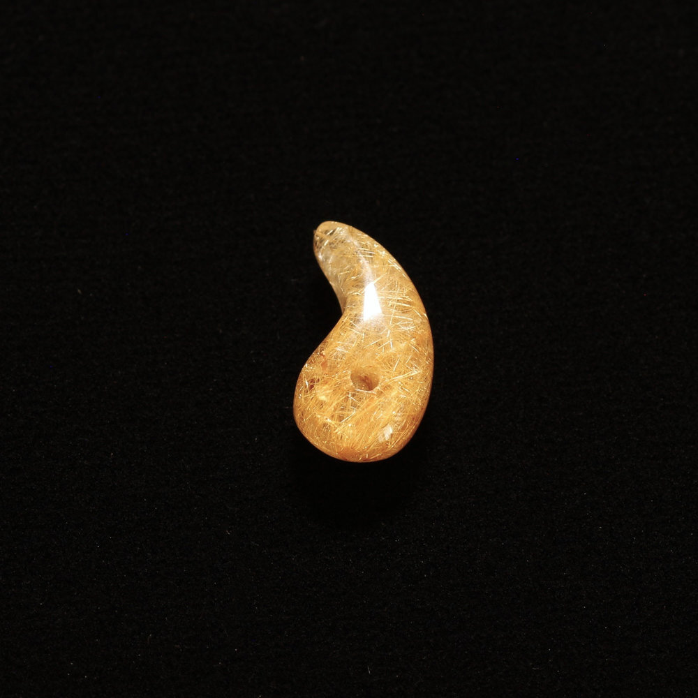 天然石 勾玉ゴールドルチル 約1g 華やかに黄金色に染まる 仕事運 成功 お守り GHM50 スエードコードor交換用ゴム付＆巾着付 財運 石 京海堂