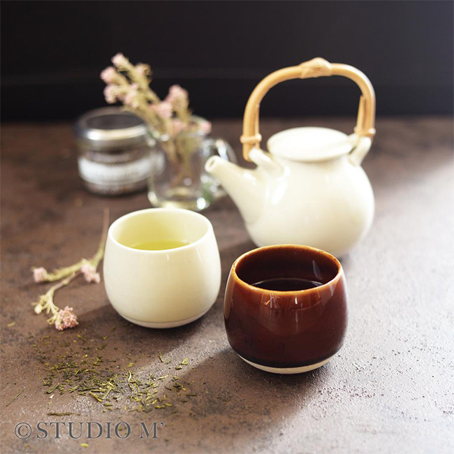 studio m’ スタジオエム なつめ 湯呑[湯呑み おしゃれ 湯呑み茶碗 コップ カップ かわいい 丸い 湯飲み 湯のみ 茶碗 湯のみ茶碗 可愛い 来客用 おもてなし 自宅用 オフィス カフェ風 和食器 和モダン 食器 陶器 焼き物 日本製]