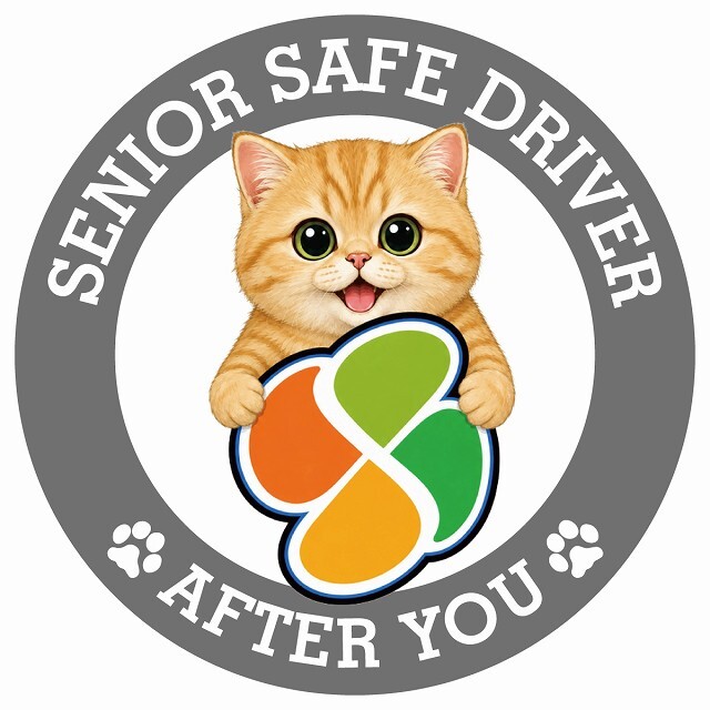 カーサイン 高齢者マーク SENIOR SAFE DRIVER マンチカン ステッカー シール 直径13cm 肉球 日本製 車