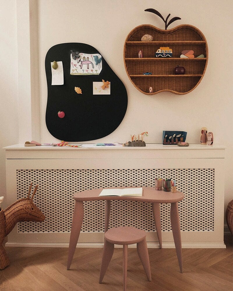 ferm LIVING ファームリビング 林檎の形の編み込みラタンシェルフ Apple Braided Shelf  北欧 壁掛けシェルフ 収納 おしゃれ 可愛い 北欧家具 インテリア雑貨 キッズ 子供部屋 林檎 リンゴ 正規販売店