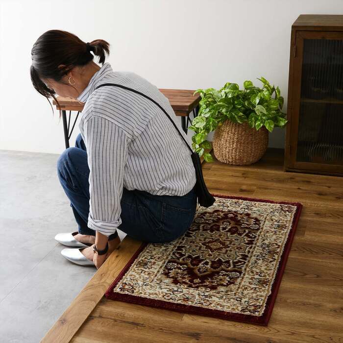 ラグ カーペット 玄関 屋内 屋外 輸 入 ネカル アイボリー 約50×80cm 長方形 民族調 エスニック モダン シンプル オールシーズン 丈夫 50×80cm ルカス レッド 新生活