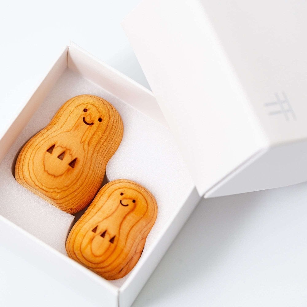 神具・オブジェ「願い小だるま【浄化のイチイ】ペア」国産 モダン シンプル かわいい ミニ 小型 コンパクト おしゃれ 神棚 飾り おふだ ハンドメイド 天然木 縁起物 達磨 験担ぎ おすすめ 人気 インテリア小物（雑貨類）【送料無料】