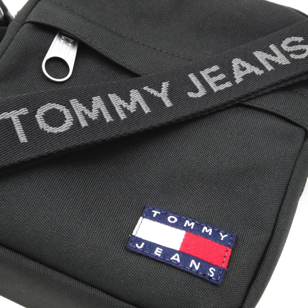 トミーヒルフィガー トミージーンズ クロスバッグ TOMMY HILFIGER TOMMY JEANS ショルダーバッグ クロスボディ 1.6L 斜め掛け ユニセックス メンズ レディース AM0AM13710 BDS 【ラッピング無料 誕生日 お祝い プレゼント ギフト 贈り物】 送料無料