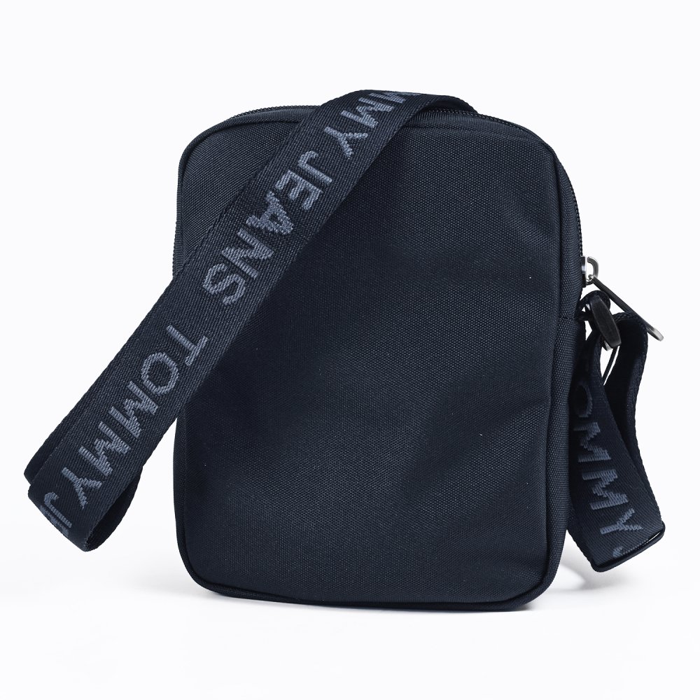 高品質ヨーロッパ輸入モデル トミーヒルフィガー TOMMY HILFIGER ショルダーバッグ メンズ TOMMY JEANS ESSENTIAL DAILY REPORTER ダークナイトネイビー AM0AM13710 C1G DARK NIGHT NAVY 送別会 誕生日 結婚祝い 結婚式 彼氏 息子 夫 男性 名刺入れ 高級 父の日 母の日 即日発送