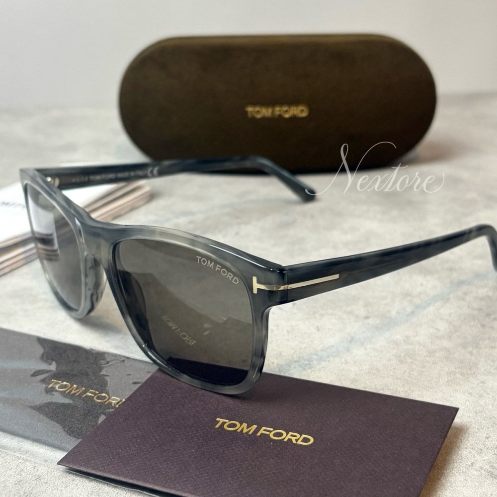 【並行輸入品】【正規品・新品 箱付き】TOMFORD トムフォード TF698 FT698 47N イタリア製 サングラス メガネ 眼鏡 メンズ レディース TOM FORD トム フォード 伊達メガネ