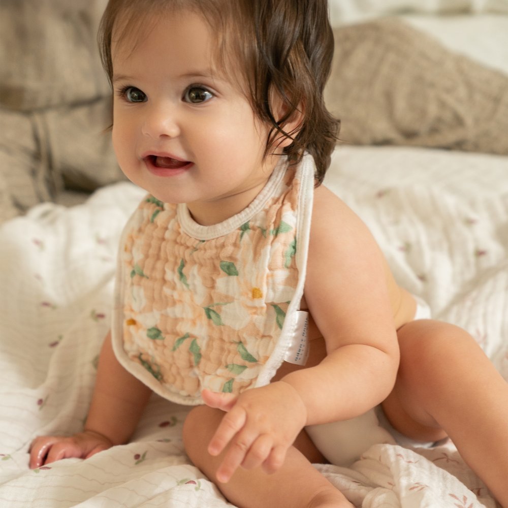 ビブ aden+anais essentials バタフライガーデン スナップビブ 3枚セット スタイ よだれかけ 大きめ 洗える コットン100% ダブルガーゼ3層構造 出産祝い 出産内祝い ベビーシャワー 女の子 プレゼント ギフト エイデンアンドアネイ