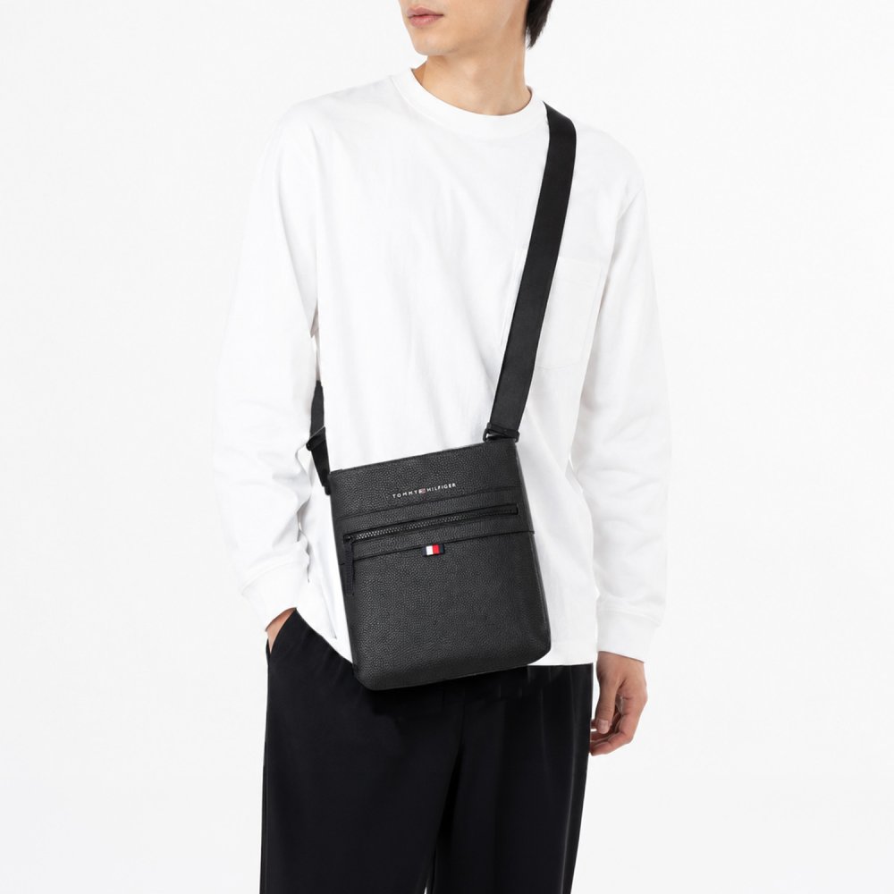 高品質ヨーロッパ輸入モデル トミーヒルフィガー TOMMY HILFIGER ショルダーバッグ メンズ ESSENTIAL PU CROSSOVER ブラック AM0AM09506 BDS BLACK 送別会 誕生日 結婚祝い 結婚式 彼氏 息子 夫 男性 名刺入れ 高級 父の日 母の日 即日発送