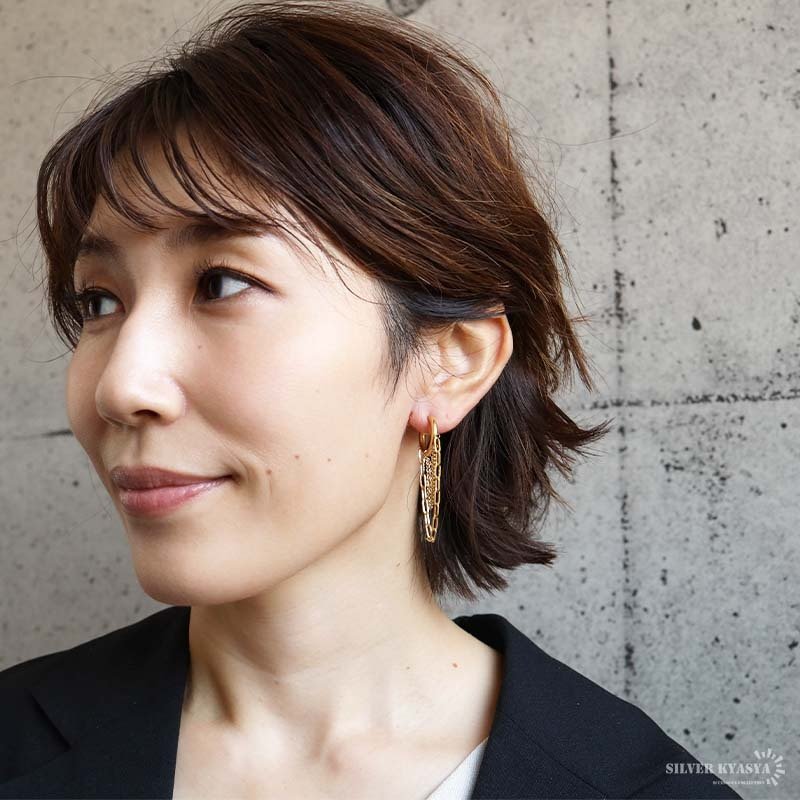 ステンレス 3連チェーンピアス 3カラー 18KGP レディース フープピアス ロングチェーン 揺れる 大ぶり 韓国ファッション モード カジュアル きれいめ 個性的 アクセサリー 耳飾り イヤージュエリー 存在感 華やか 片耳用 1点