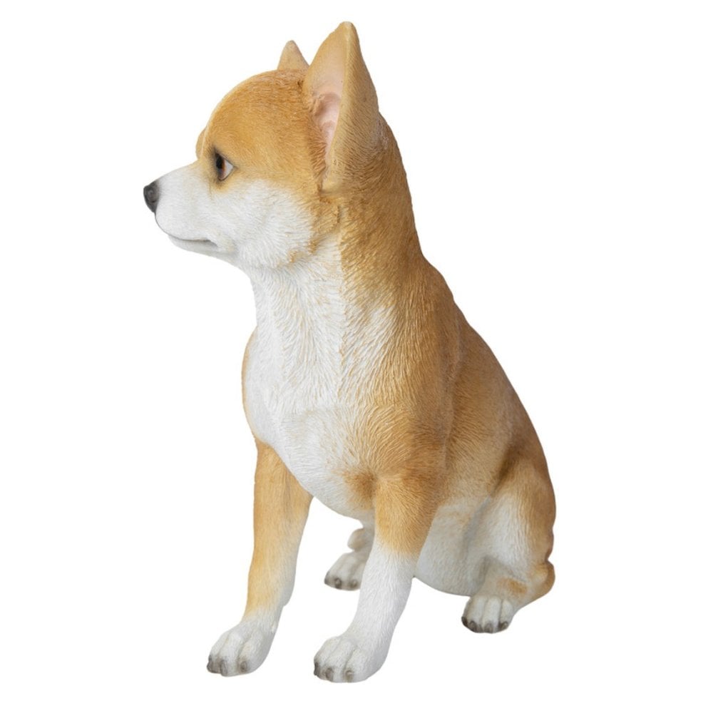 置物 woobia ウービア 犬 スムースコートチワワ お座りチワワ 茶白 高さ18.5cm スムース 小型犬 リアル 本物そっくり イギリス生まれ 職人手彩色 縁起物 戌年 玄関 インテリア 新築祝い 引っ越し祝い 開店祝い 出産祝い 誕生日 お祝い ギフト プレゼント 犬好き チワワ好き