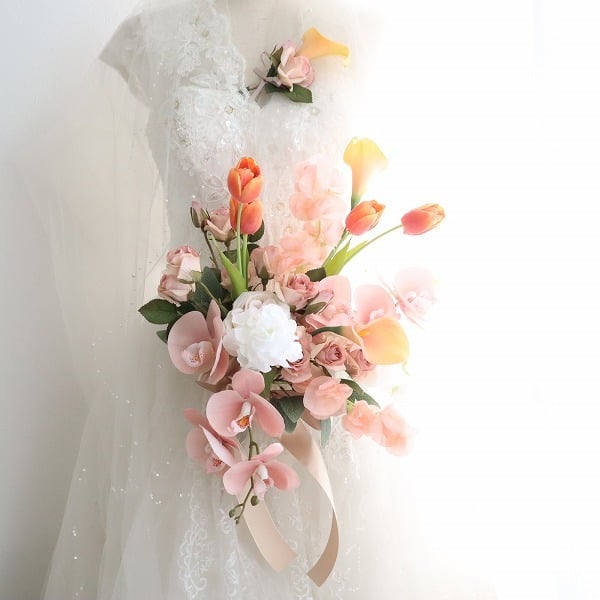 コーラルピンククラッチブーケ 胡蝶蘭 チューリップ カラー 造花 前撮り 結婚式 フォトウェディング 428