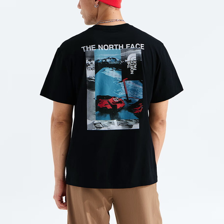 ザノースフェイス：MEN'S APEX '75 COLLAGE RELAXED SHORT-SLEEVE Tシャツ (ブラック)[Tシャツ/ アパレル/ メンズインナー/人気ブランド/おすすめギフト/誕生日プレゼント/メンズファッション]
