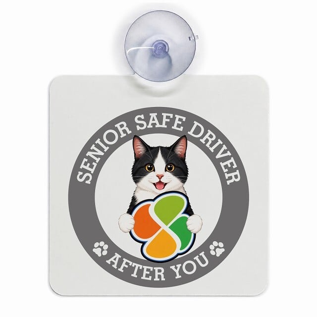 カーサイン 高齢者マーク SENIOR SAFE DRIVER 黒白（ハチワレ） 車内用 吸盤タイプ 収れん火災防止タイプ 肉球 日本製 車 ステッカー