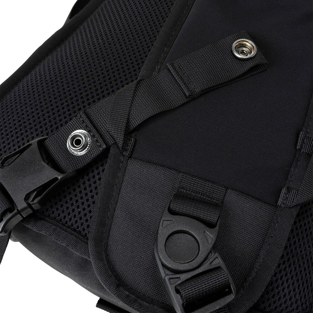 ノースフェイス ショルダーバッグ リープスリング THE NORTH FACE NM72600 LEAP SLING 7L スリングバッグ ボディバッグ ワンショルダー ブラック 黒 ホワイト レッド グレー