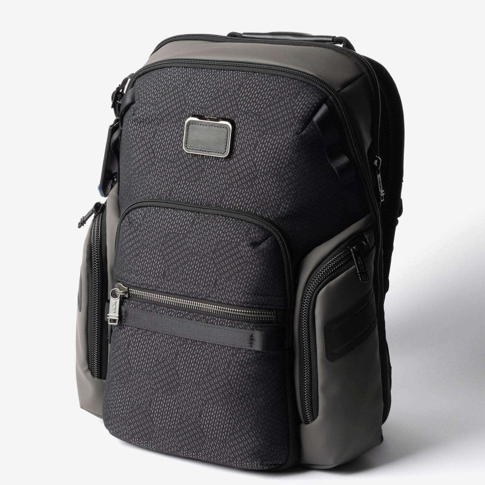 トゥミ TUMI ALPHA BRAVO アルファ ブラボー Navigation Backpack ナヴィゲーション バックパック 0232793D 142479 0232793DGMT 159082 リュックサック メンズ バッグ ブラック 防水加工 ラップトップ収納 PCポケット 収納力 大容量 通勤 ビジネス