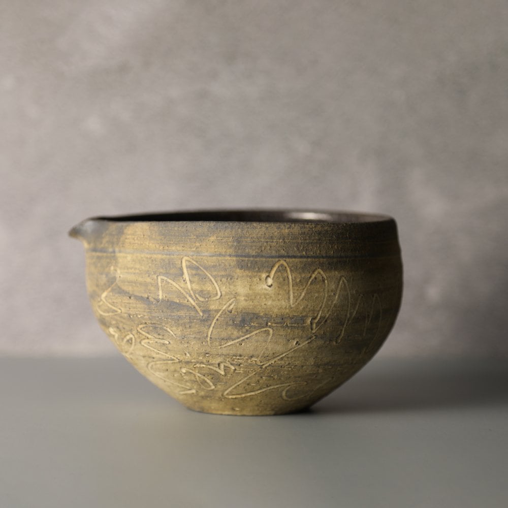 【使うほど味わい深まる片口　『枯色線紋　片口』　中島智靖】男性　日本酒　片口　誕生日　一点物 片口　和食器 酒器  　かっこいい　記念日 ギフト食器 食器ギフト 食器 贈り物 お祝い 結婚祝い 新築祝い 箱入り