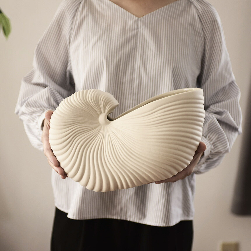 ferm LIVING ファームリビング シェルポット Shell Pot 北欧人気 オブジェ 置物 飾り インテリア 雑貨 デンマーク おすすめ プレゼント ギフト 北欧雑貨 オウムガイ 貝 デザイン 貝殻 インテリア雑貨