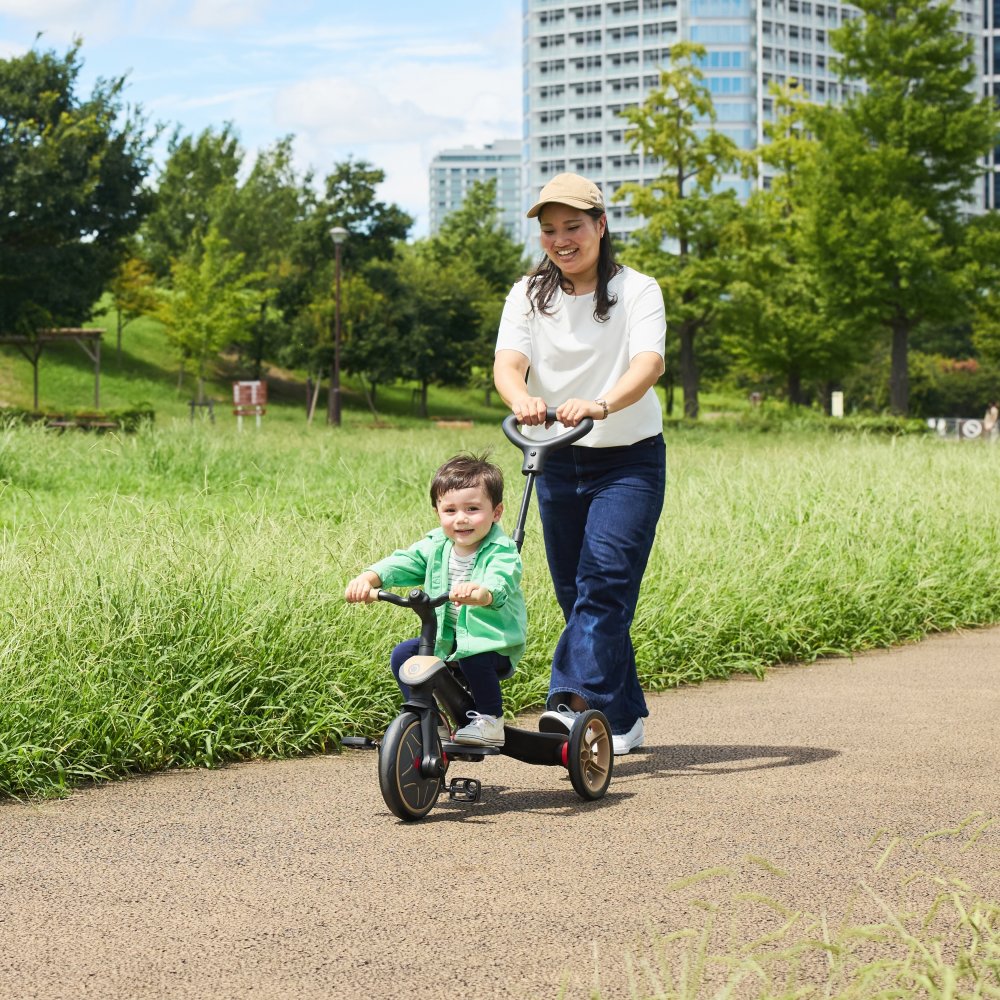 誕生日プレゼント GLOBBER グロッバー エクスプローラー トライク 3in1 三輪車 手押し棒付き トレーニングバイク キックバイク 二輪 変形 工具不要 自転車デビュー前 おでかけ 18カ月 1歳半 2歳 3歳 4歳 5歳 体重20kgまで レッド 男の子 女の子 お祝い ギフト