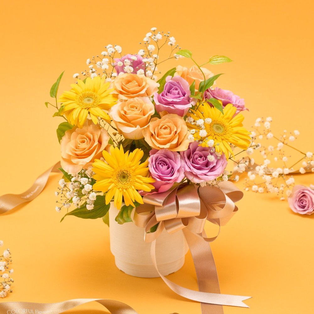 バラ10本と季節花のお祝いアレンジメント  生花 花市場から直送 アレンジメント 豪華 バラ ガーベラ カーネーション　ひまわり  季節限定　お祝い お誕生日 かわいい おしゃれ ギフト プレゼント 即日発送 手提げ付けられます メッセージカード無料