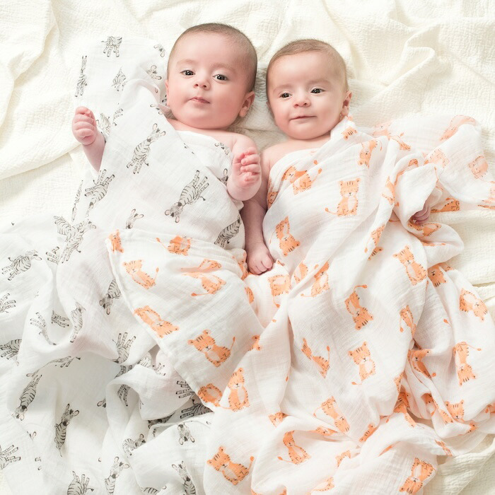 おくるみ スワドル 4枚セット 出産祝い aden+anais エイデンアンドアネイ サファリベイブス コットンモスリン ダブルガーゼ 大判 約112cm 新生児 退院 内祝い 出産内祝い 男の子 女の子 ギフト 専用ボックス入り ガーゼケット ブランケット 授乳ケープ おむつ替えシート 双子