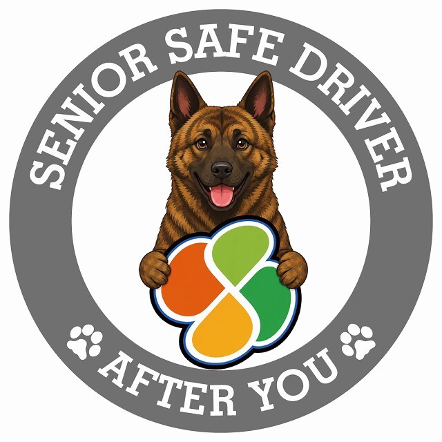 カーサイン 高齢者マーク SENIOR SAFE DRIVER 琉球犬 ステッカー シール 直径13cm 肉球 日本製 車