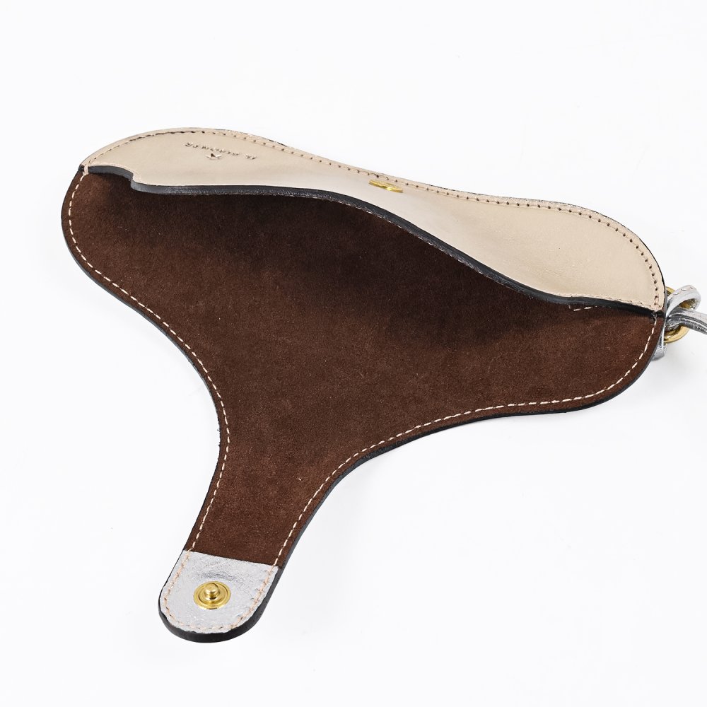 イルビゾンテ IL BISONTE メガネケース ネックグラスケース レディース シルバー プラチナ SCA149PV0012SI123 【スペシャルラッピング660円(別売り)】送別会 誕生日 お中元 結婚祝い 結婚式 高級 父の日 母の日 ホワイトデー