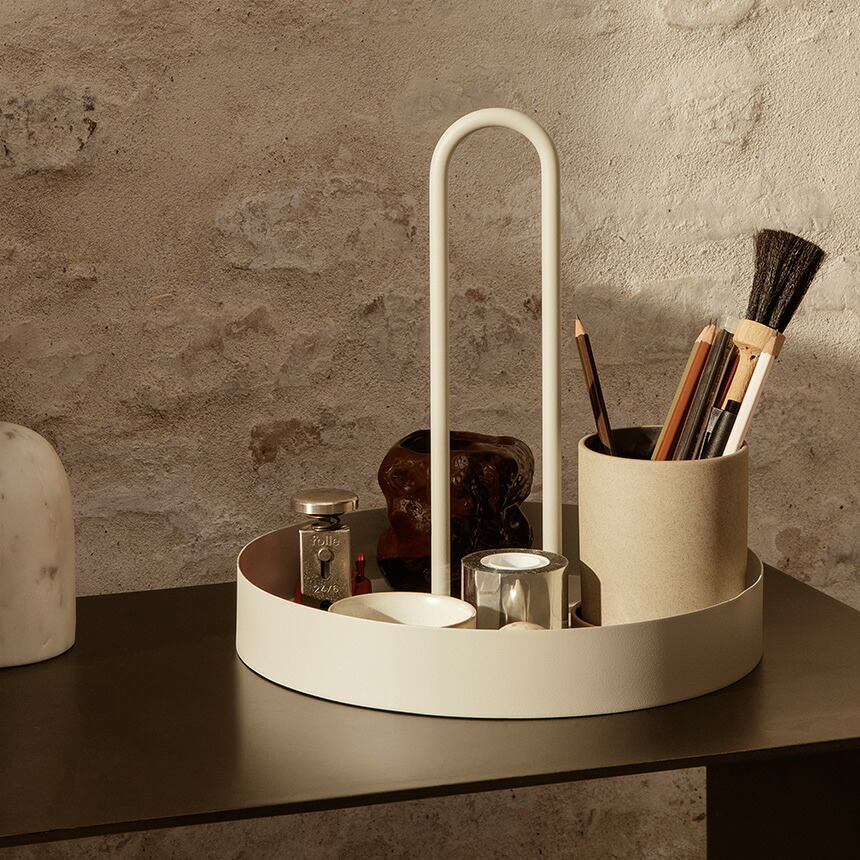 ferm LIVING ファームリビング Grib Tray グリブ トレイ 直径28cm 北欧小物入れ 収納 インテリア 雑貨 メイクボックス おしゃれ キッチンツール アイアン バスケット カゴ