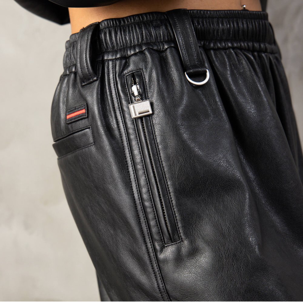 FUBU フブ レザーパンツ メンズ レディース fam-62500 フェイクレザー イージーパンツ ワイドパンツ バギーパンツ 合皮 ルーズシルエット ストリート ヒップホップ ダンス カジュアル ボトムス M L XL XXL 2026FW Karlas