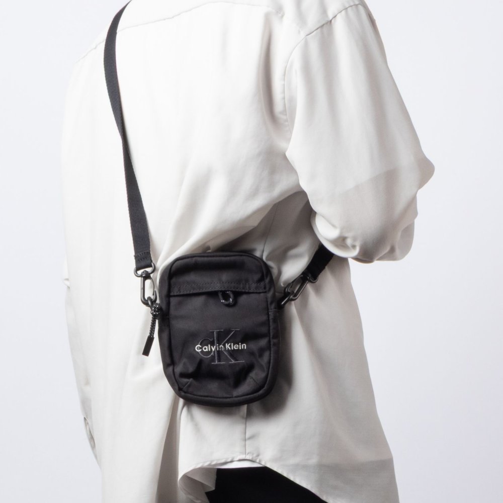 カルバンクライン Calvin Klein BOLD LOGO NYLON SLIM REPORTER ボールド ロゴ ナイロン スリム レポーター LV04D3231G ショルダーバッグ メンズ バッグ
