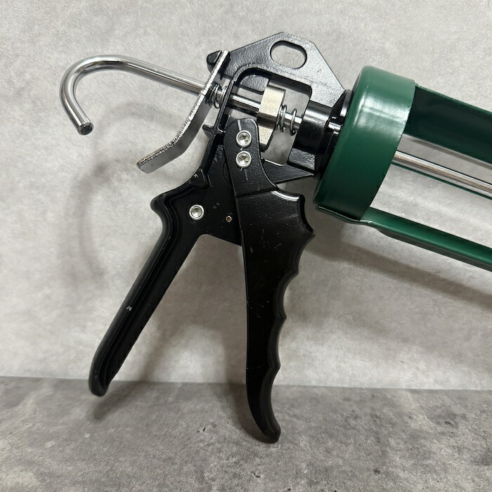 GFボンドガン 1.2kg用 1本 リアリーターフ ザバーン プランテックス 専用接着剤 GFボンド用 手動コーキングガン グリーンフィールド 人工芝 防草シート 接着剤 粘着剤 施工 DIY 屋外 ガーデニング 雑草対策 補修 ボンド本体別売
