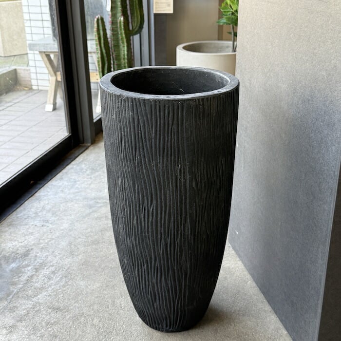 植木鉢 おしゃれ 大型 軽量 11号 鉢カバー KONTON コントン コーテス ラウンドハイ 縦長 トール 背が高い スリム 丸型 屋外 高級 北欧 モダン ナチュラル 観葉植物用 サボテン シンボルツリー 特大 玄関 テラス インテリア プランター 深型 セメント グレー