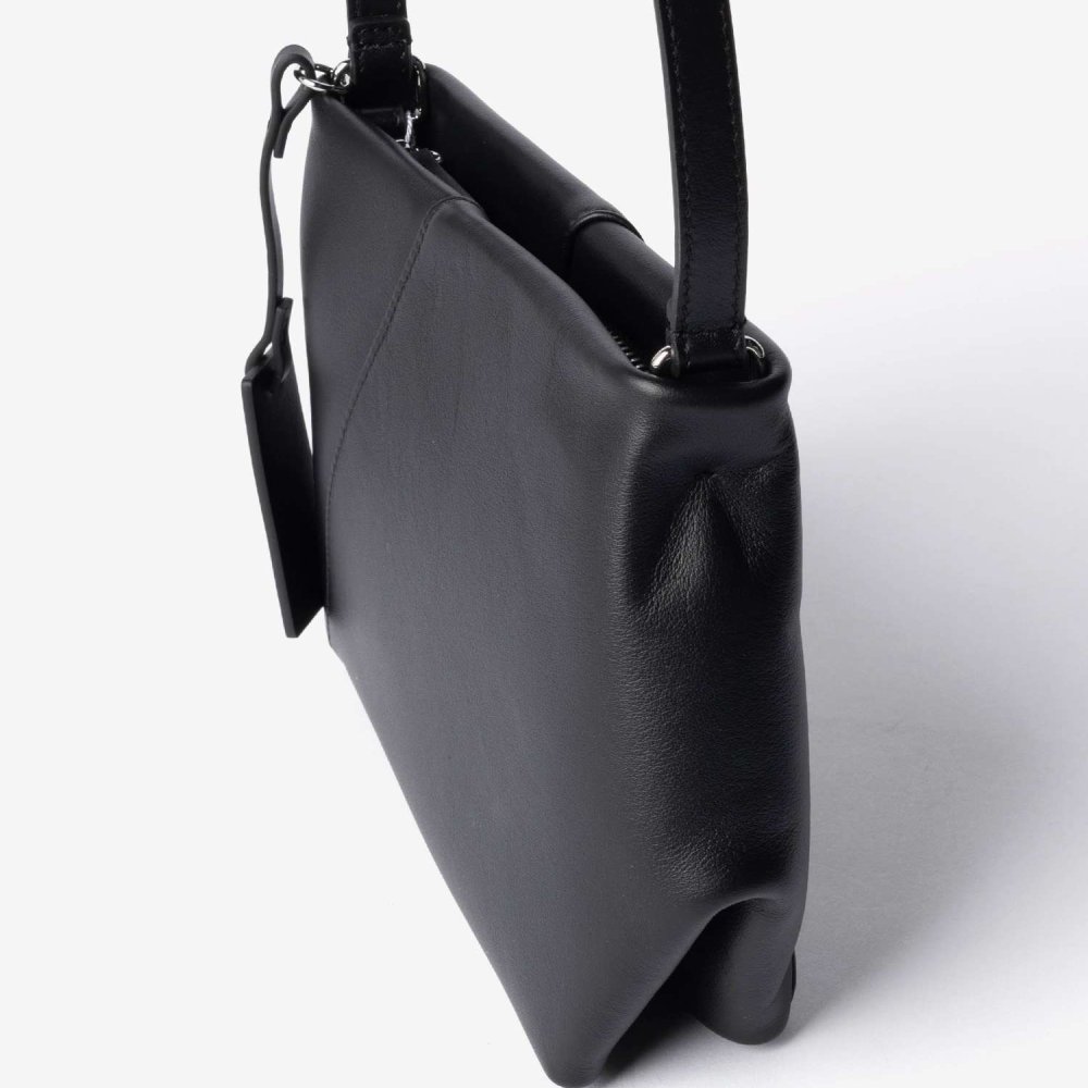 エムエム6 MM6 Maison Margiela メゾンマルジェラ Japanese FOLDED J SHOULDER BAG ジャパニーズ フォルデッド ショルダーバッグ SB5ZH0032 P8805 ユニセックス バッグ