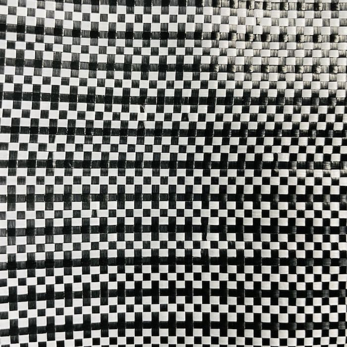 高質草よけシート 白黒 1m×50m 1本 防草シート 耐久年数4年から6年 抗菌剤 UV剤入り ホワイト ブラック 人工芝の下に 除草シート 雑草防止シート 雑草対策 農業資材 太陽光発電 庭 マルチング 作物 野菜 果物 畑 農業 農園 農家 園芸