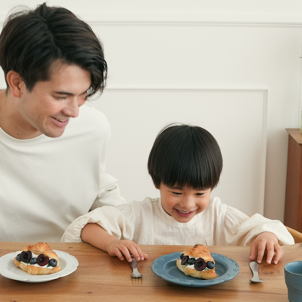  【ベルビーアンファン】La Petite Table ベビー食器6点セット |名入れ 出産祝い 吸盤 ひっくり返らない プレート カトラリーセット お食い初め 100日祝い ラッピング無料  スプーン フォーク  ギフトセット 燕三条