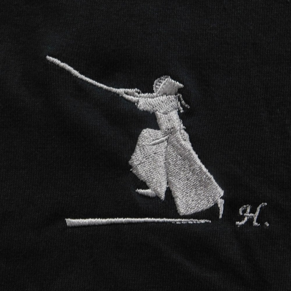 剣道 剣士 Tシャツ オリジナル デザイン 刺繍 イニシャル 名入れ ギフト 半袖 男女 兼用 誕生日 お祝い プレゼント 父の日 母の日 参加 記念 景品 名前 卒業 卒部 チーム グループ 送別会 【送料無料】